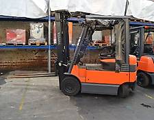 Toyota 7FBMF25 // 2.926 Std. / Seitenschieber / HH 5.500 mm / FH 1.750 mm / Triplex